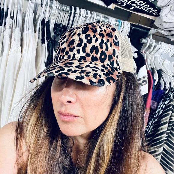 Leopard chic Fashionable Must have Baseball cap - Picture 4 of 5